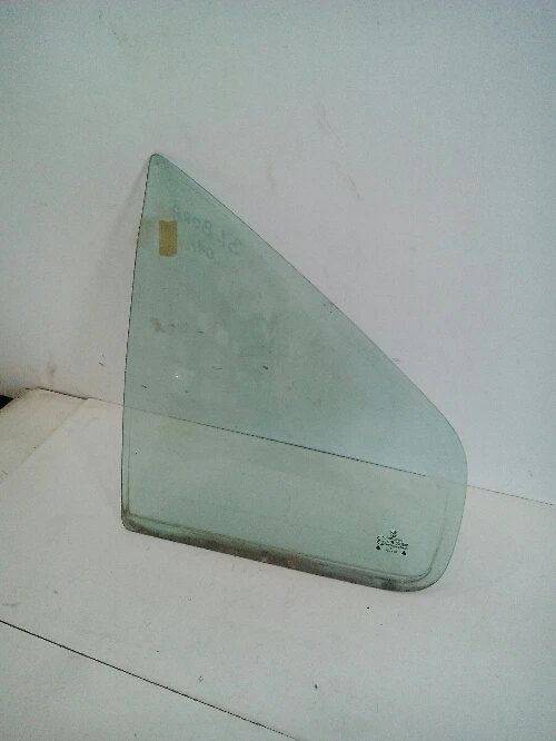 Стъкло задно ляво малко Фолксваген Бора седан