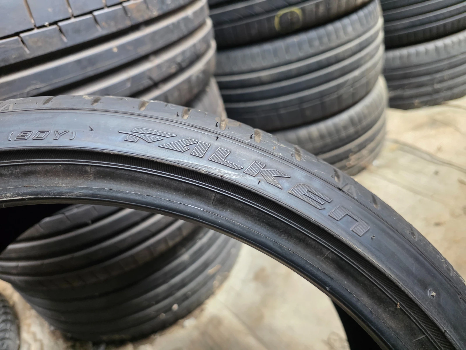 Гуми Летни 225/35R20, снимка 9 - Гуми и джанти - 55497152