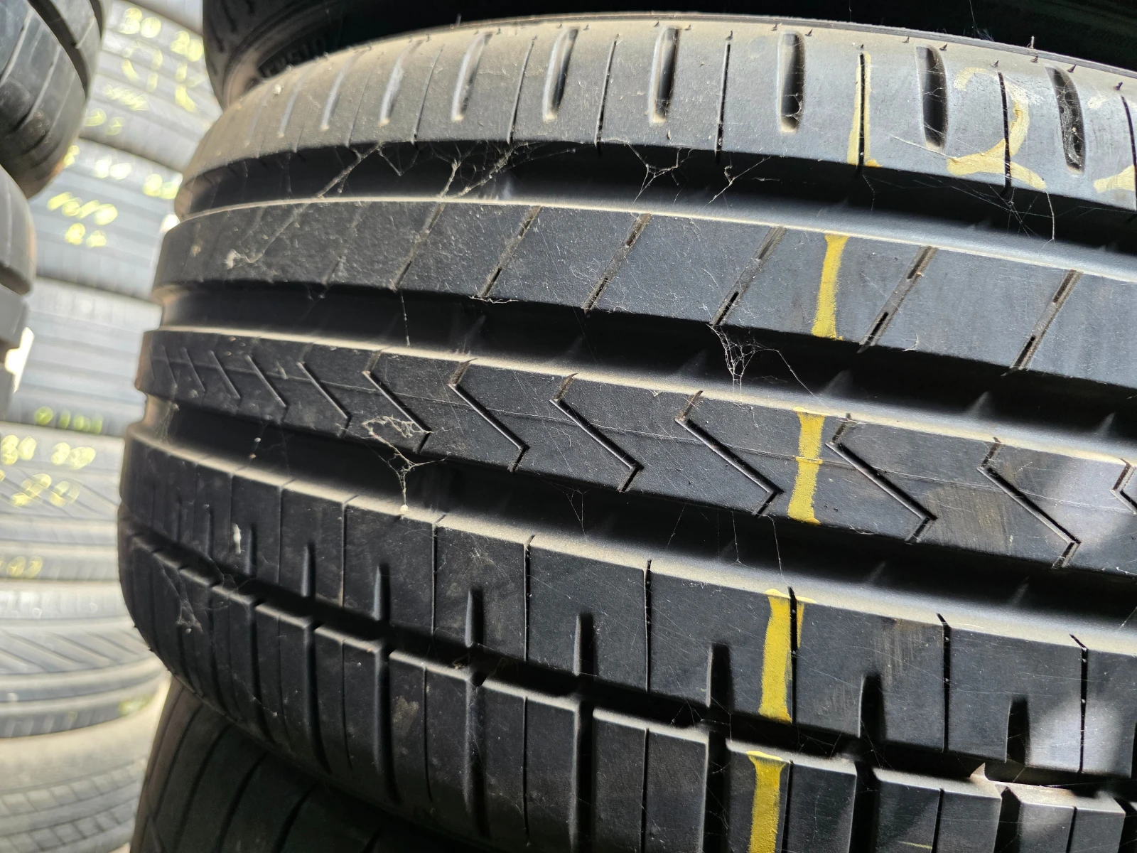 Гуми Летни 225/35R20