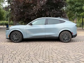 Ford Mustang Mach-E * Premium * АВТОКРЕДИТ БЕЗ ПЪРВОНАЧАЛНА ВНОСКА* , снимка 2