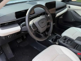 Ford Mustang Mach-E * Premium * АВТОКРЕДИТ БЕЗ ПЪРВОНАЧАЛНА ВНОСКА* , снимка 5