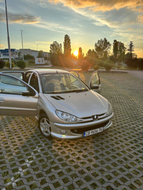 Peugeot 206, снимка 1 - Автомобили и джипове - 45879553