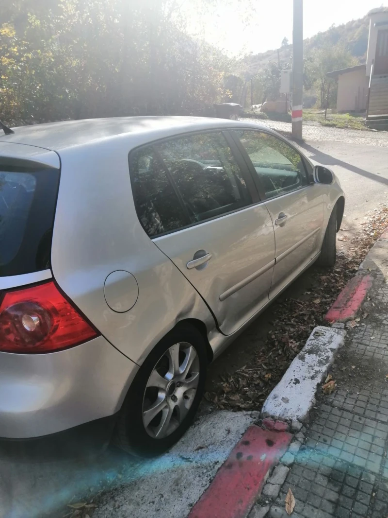 VW Golf 1.6, снимка 6 - Автомобили и джипове - 47465778