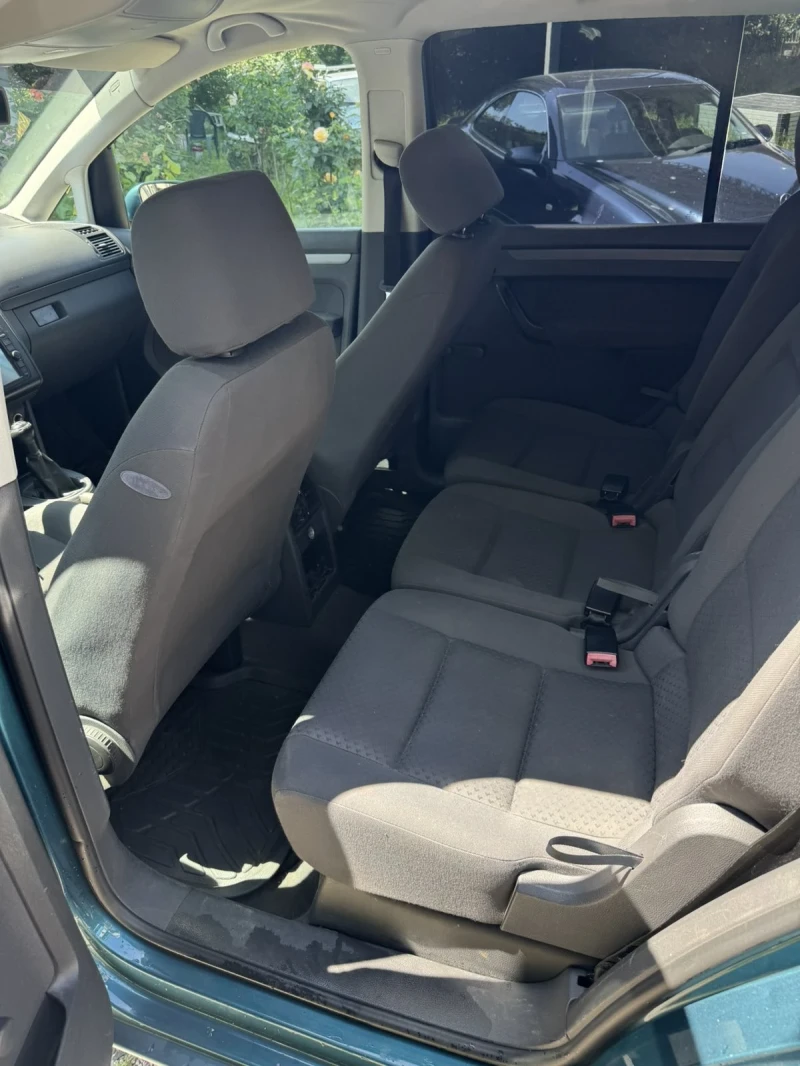 VW Touran, снимка 8 - Автомобили и джипове - 52146625