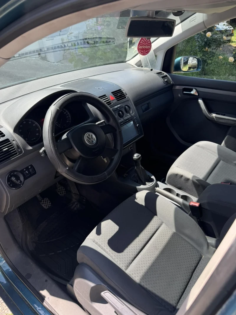 VW Touran, снимка 6 - Автомобили и джипове - 52146625