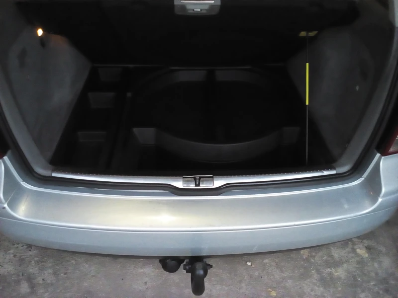 VW Bora 1.6-БЕНЗИН-101к.с.-НОВ ВНОС -РЕГИСРИРАН-ОБСЛУЖЕН!, снимка 11 - Автомобили и джипове - 52258620