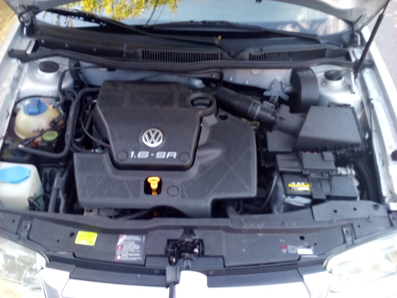 VW Bora 1.6-БЕНЗИН-101к.с.-НОВ ВНОС -РЕГИСРИРАН-ОБСЛУЖЕН!, снимка 15 - Автомобили и джипове - 52258620