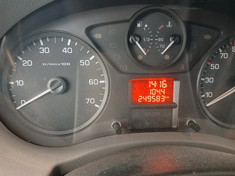 Peugeot Expert, снимка 12 - Автомобили и джипове - 52582803