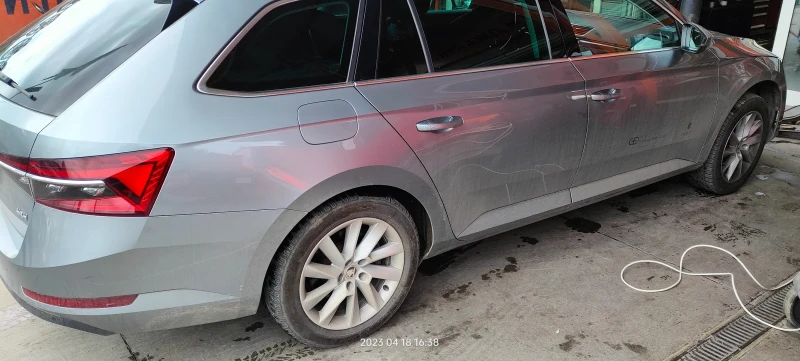 Skoda Superb Combi 4x4, снимка 14 - Автомобили и джипове - 52778082