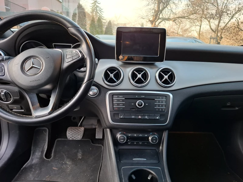 Mercedes-Benz CLA 250, снимка 4 - Автомобили и джипове - 52875695
