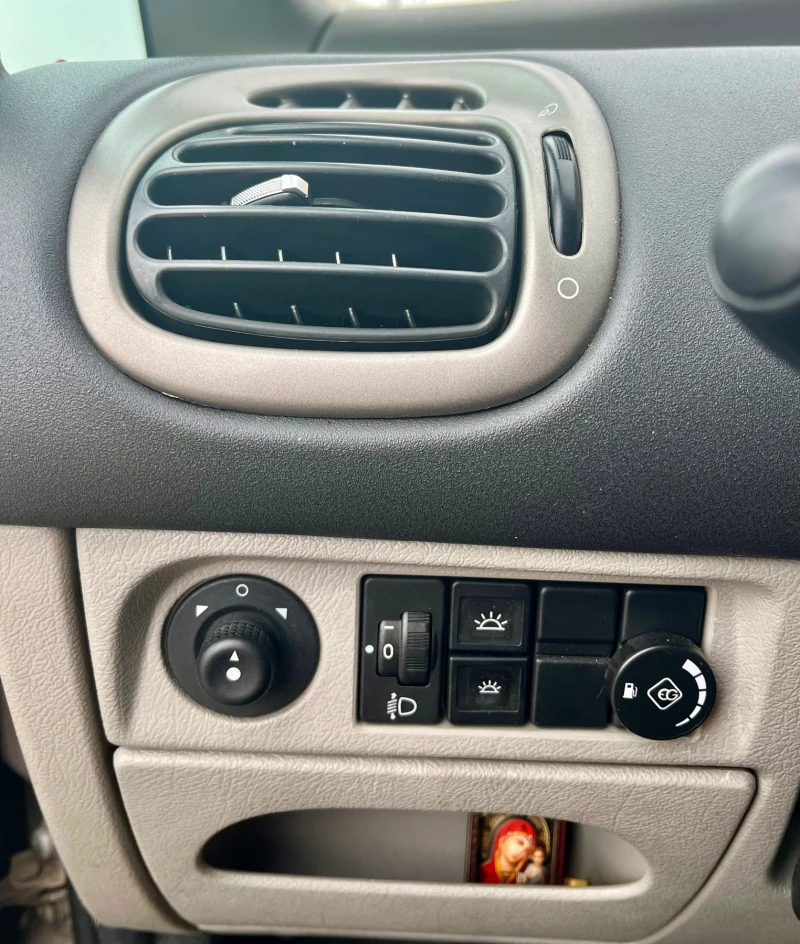 Citroen Xsara picasso, снимка 9 - Автомобили и джипове - 53061052