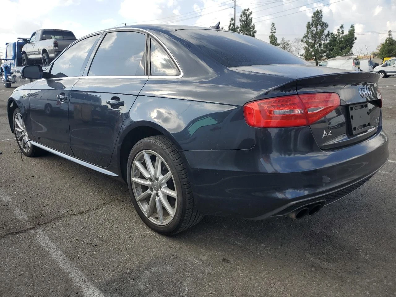 Audi A4 PREMIUM S-LINE  - изображение 2