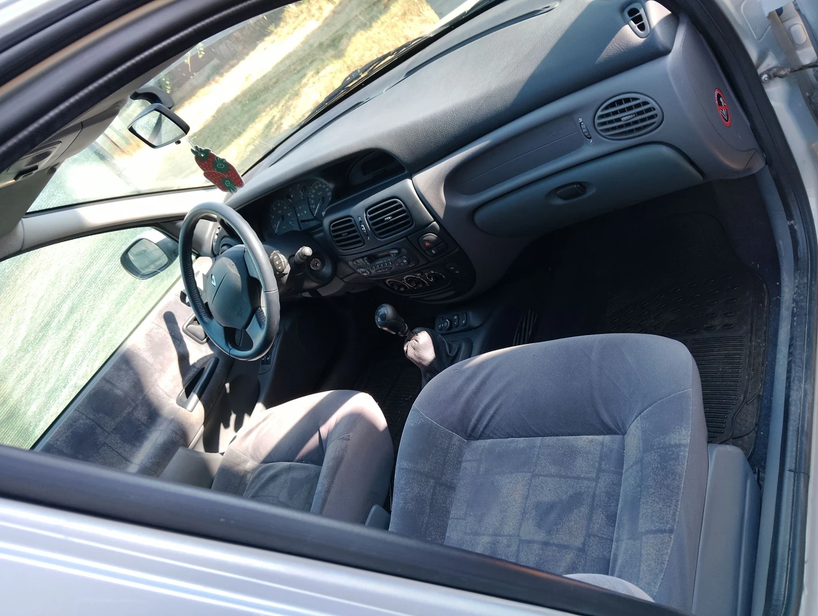 Renault Megane 1, 6 - изображение 5