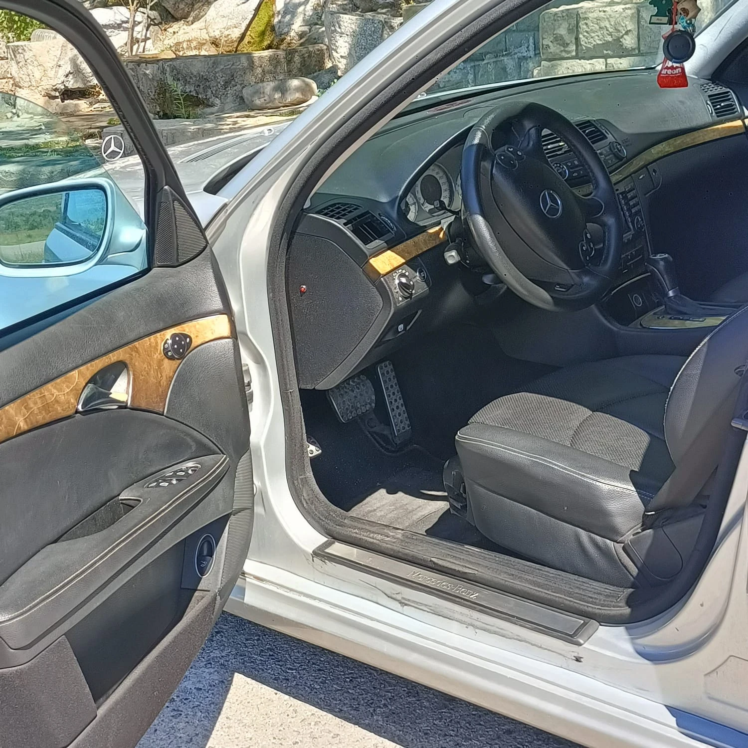Mercedes-Benz E 320  - изображение 6