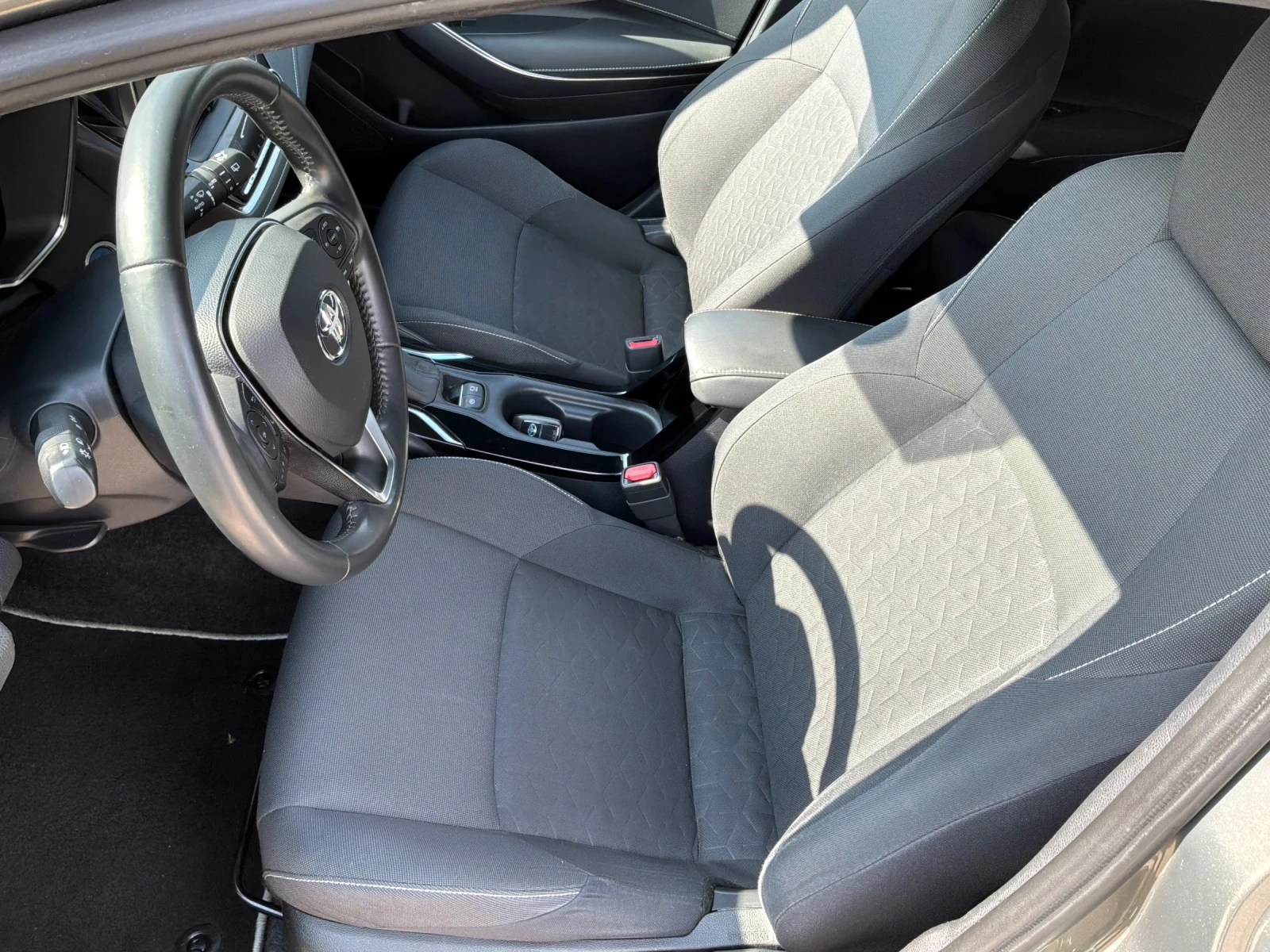 Toyota Corolla 1.8h 122k.s с Гаранция  - изображение 8