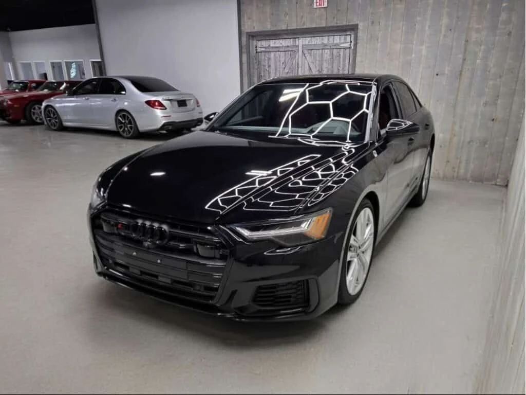 Audi S6 BLACK OPTICS| 21 WHEELS| CARBON FIBER| CARFAX, снимка 4 - Автомобили и джипове - 53912613