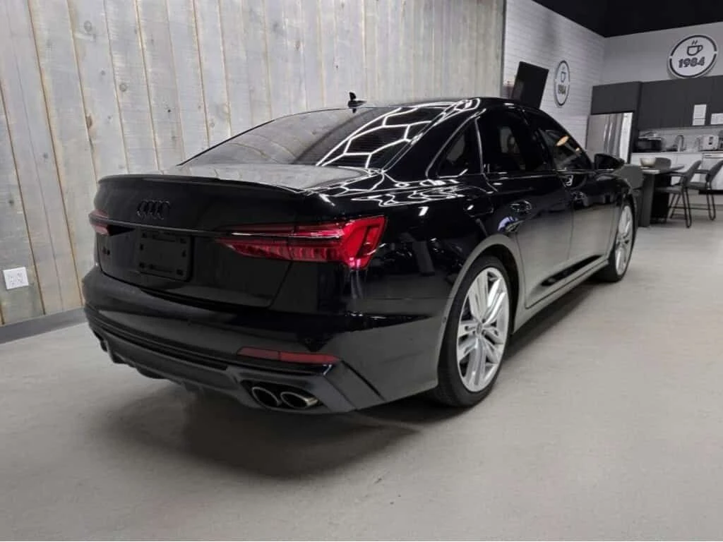 Audi S6 BLACK OPTICS| 21 WHEELS| CARBON FIBER| CARFAX, снимка 6 - Автомобили и джипове - 53912613