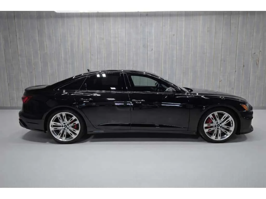 Audi S6 BLACK OPTICS| 21 WHEELS| CARBON FIBER| CARFAX, снимка 2 - Автомобили и джипове - 53912613