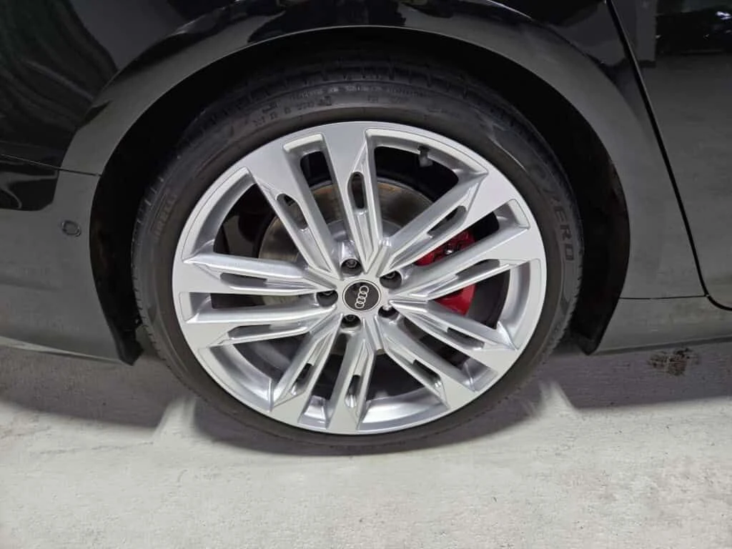 Audi S6 BLACK OPTICS| 21 WHEELS| CARBON FIBER| CARFAX, снимка 8 - Автомобили и джипове - 53912613