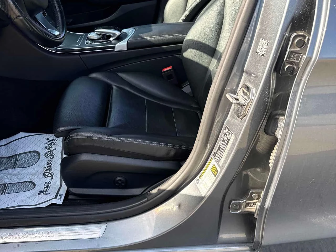 Mercedes-Benz C 300 * CARFAX * Панорама * Амбиентно * , снимка 11 - Автомобили и джипове - 54048234