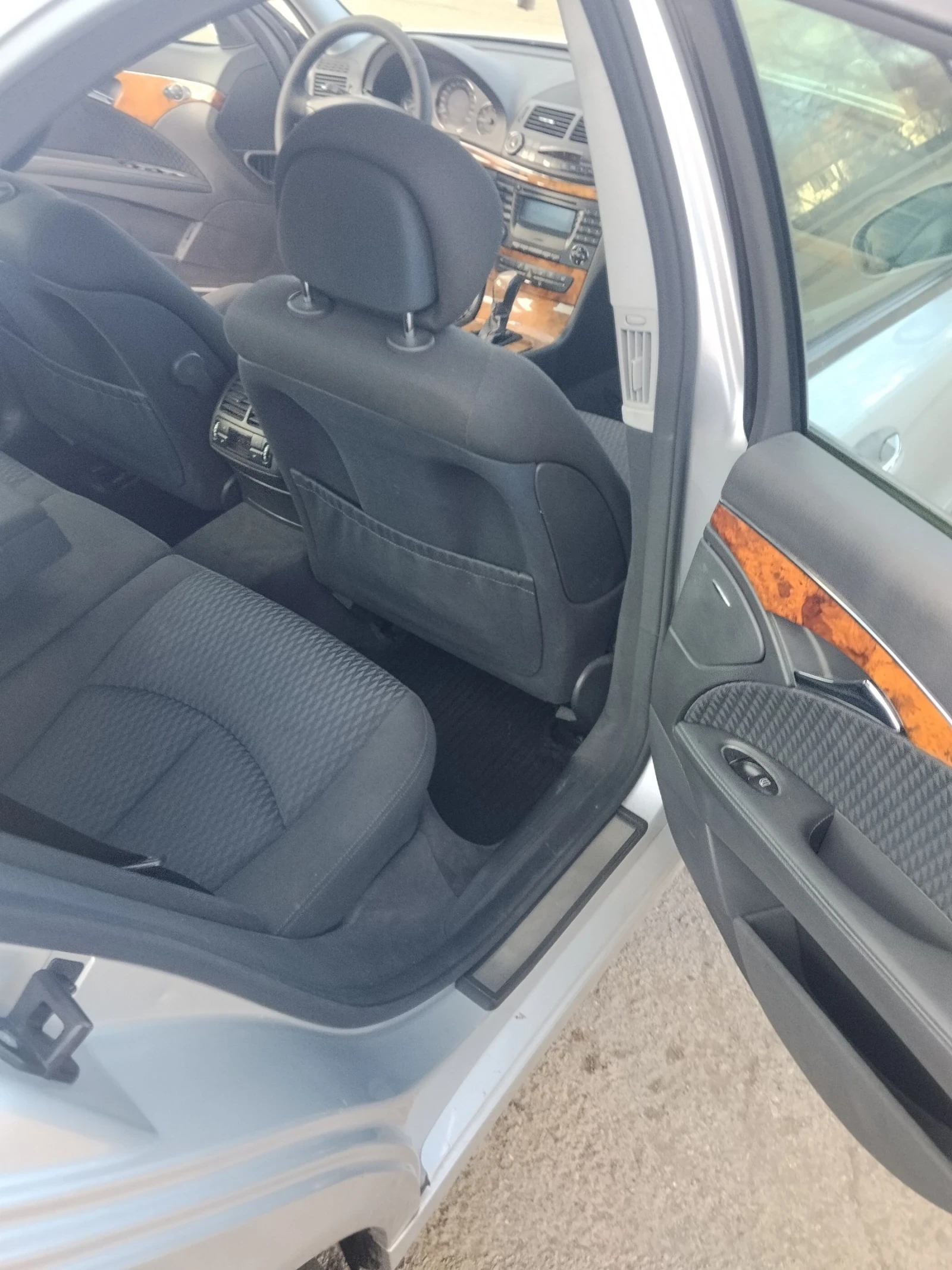 Mercedes-Benz E 200 1.8, снимка 7 - Автомобили и джипове - 54083281