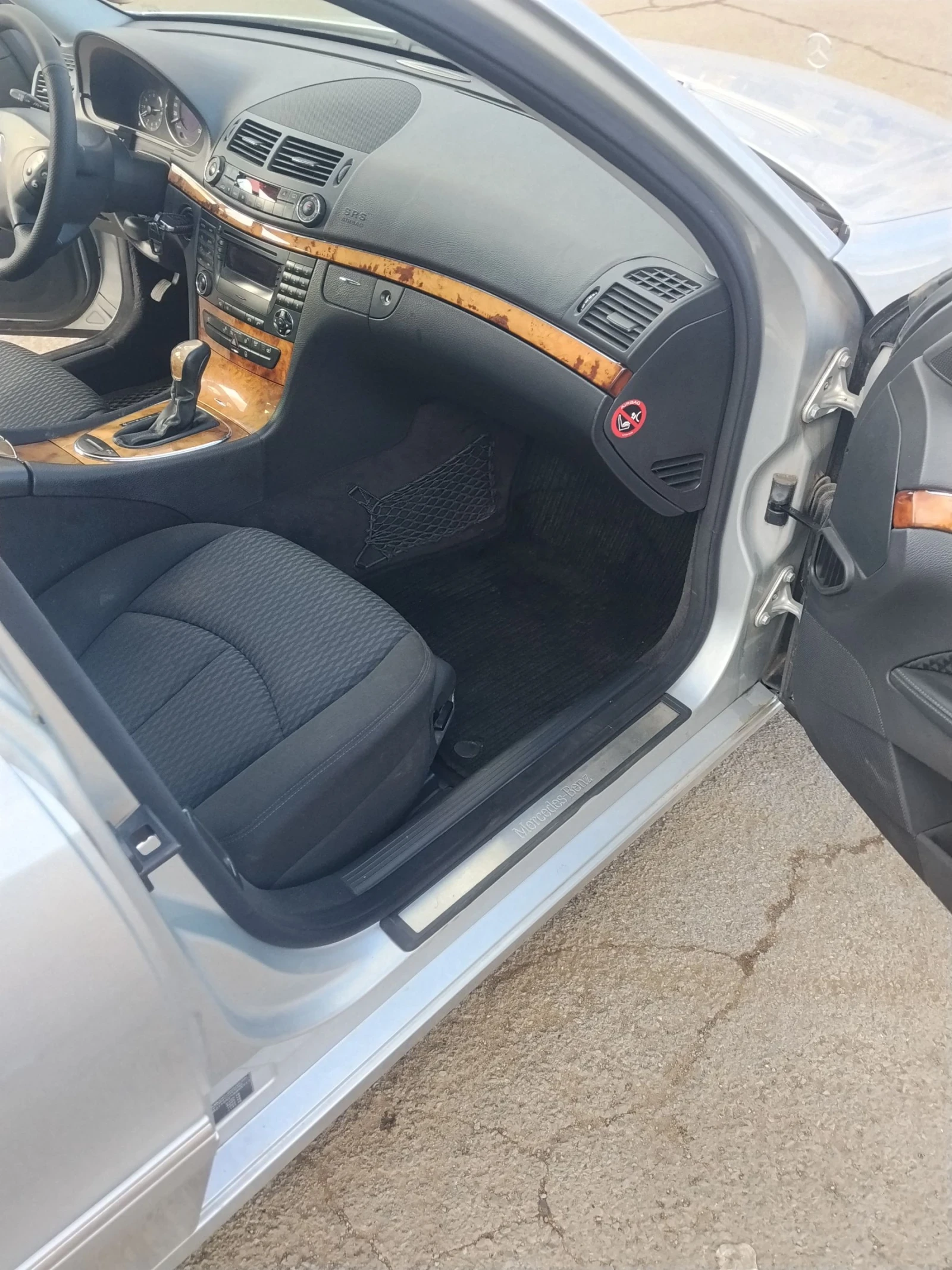 Mercedes-Benz E 200 1.8, снимка 6 - Автомобили и джипове - 54083281