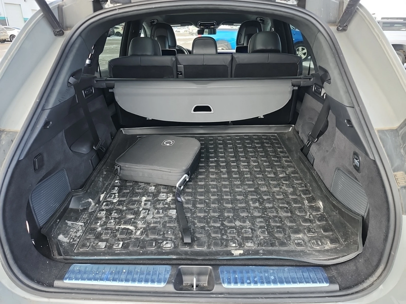 Mercedes-Benz EQS EQS450* 4x4* 360view* Pano* Обдух* Подгрев* Burmes, снимка 14 - Автомобили и джипове - 54204336