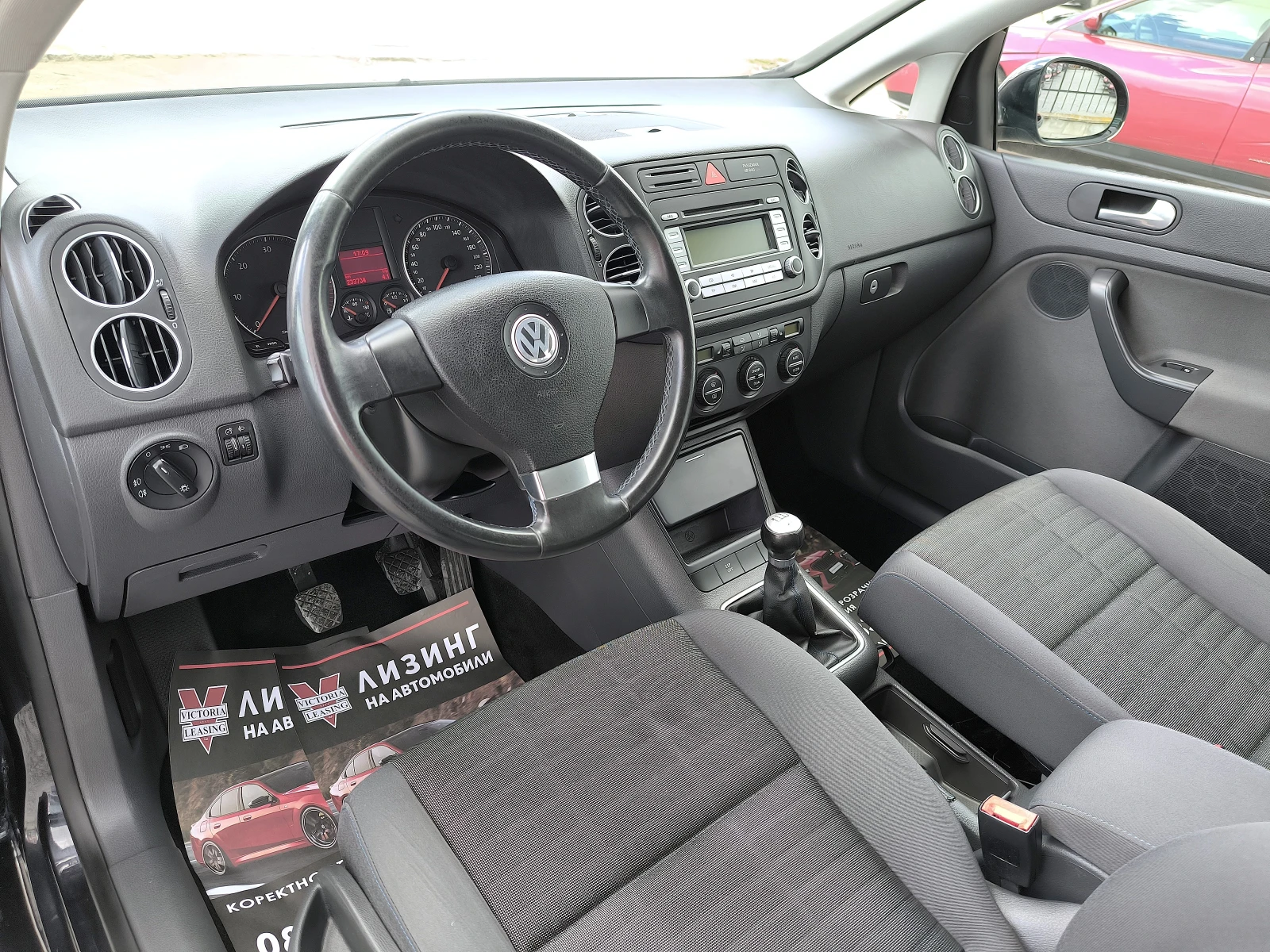 VW Golf Plus 1.9tdi TOUR, снимка 8 - Автомобили и джипове - 54236165