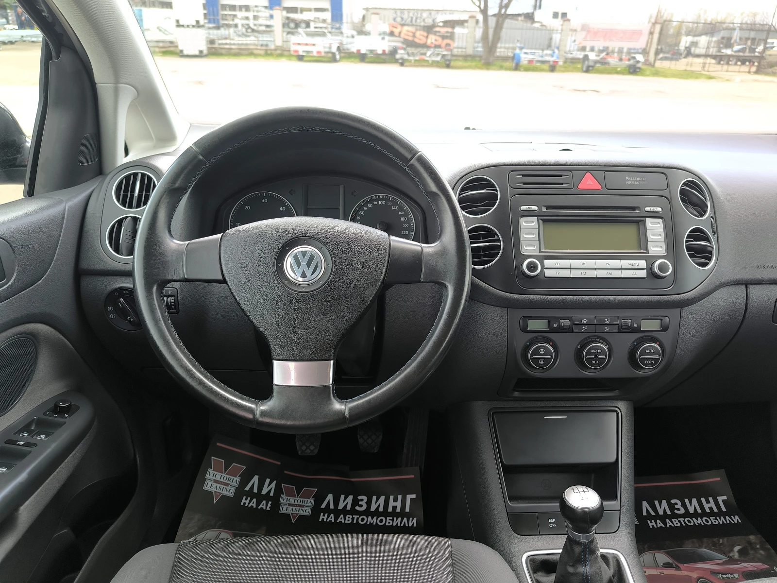 VW Golf Plus 1.9tdi TOUR, снимка 16 - Автомобили и джипове - 54236165