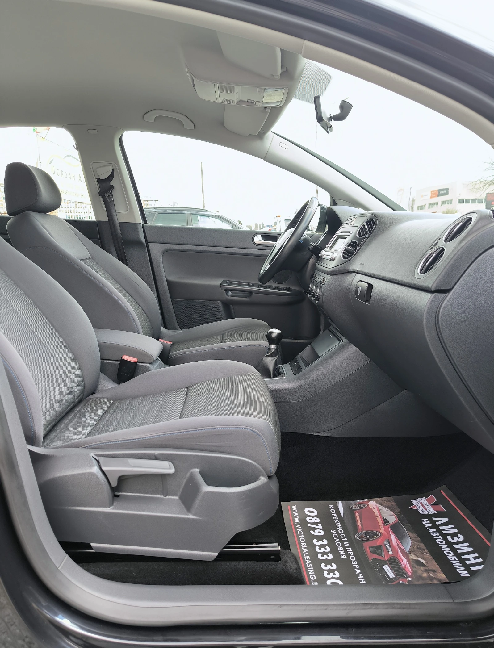 VW Golf Plus 1.9tdi TOUR, снимка 14 - Автомобили и джипове - 54236165