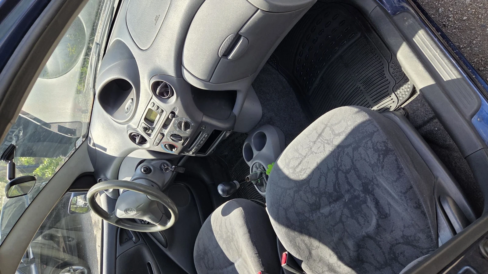 Toyota Yaris 1.4 D-4D, снимка 10 - Автомобили и джипове - 54348274