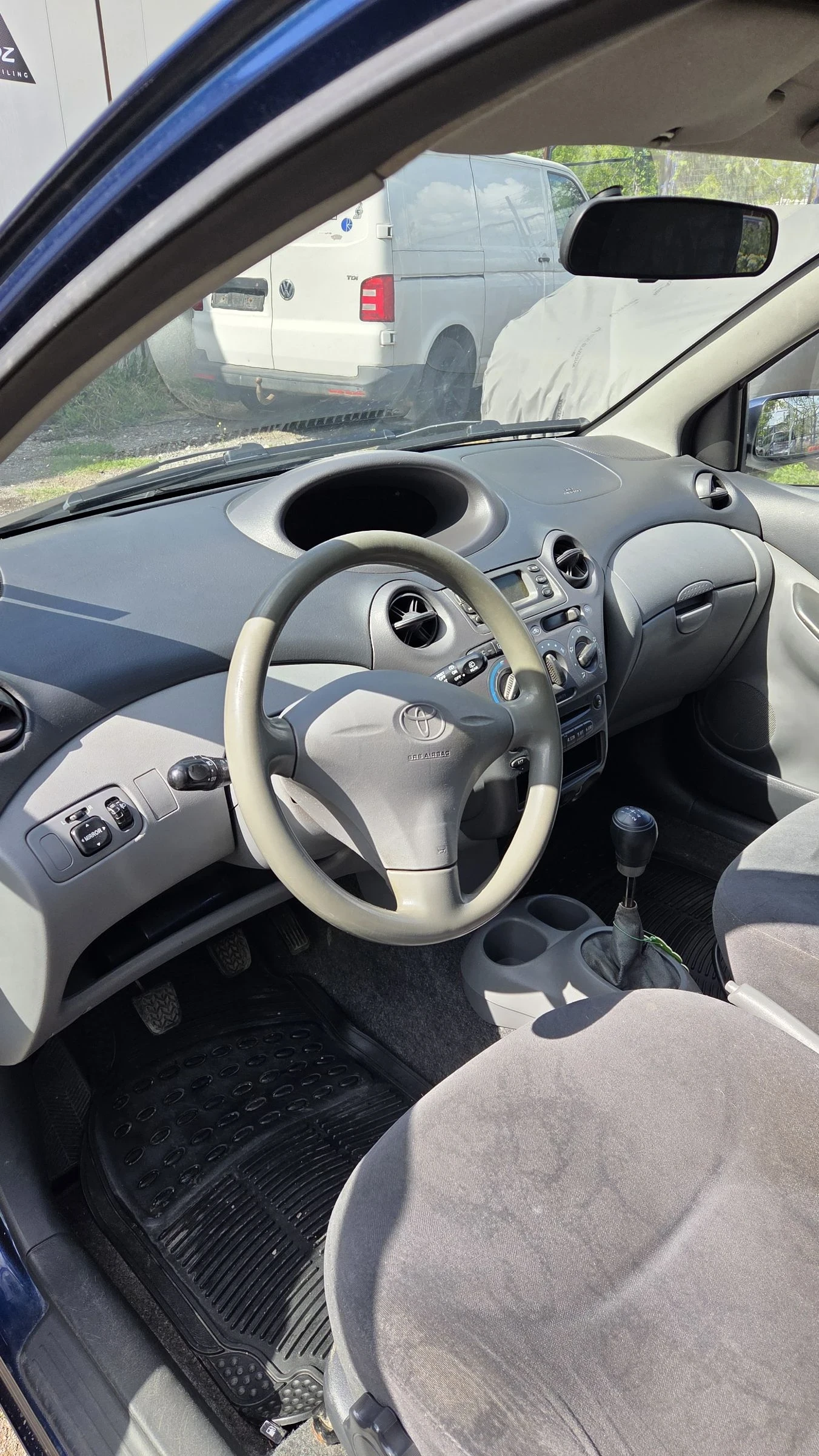 Toyota Yaris 1.4 D-4D, снимка 9 - Автомобили и джипове - 54348274