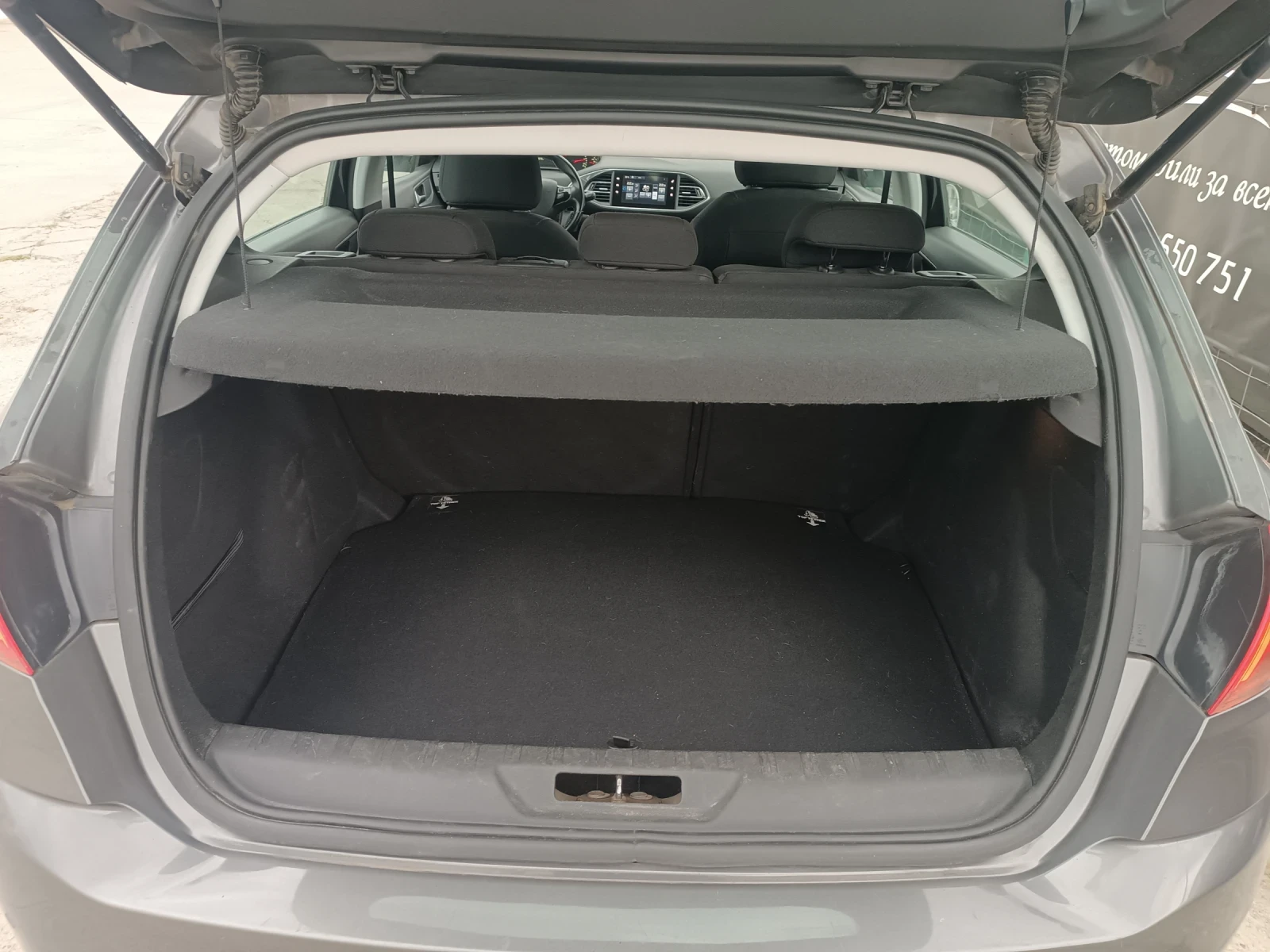 Peugeot 308 1, 6 Blue HDi, ПЕРФЕКТНО, ЛИЗИНГ , снимка 6 - Автомобили и джипове - 54360462