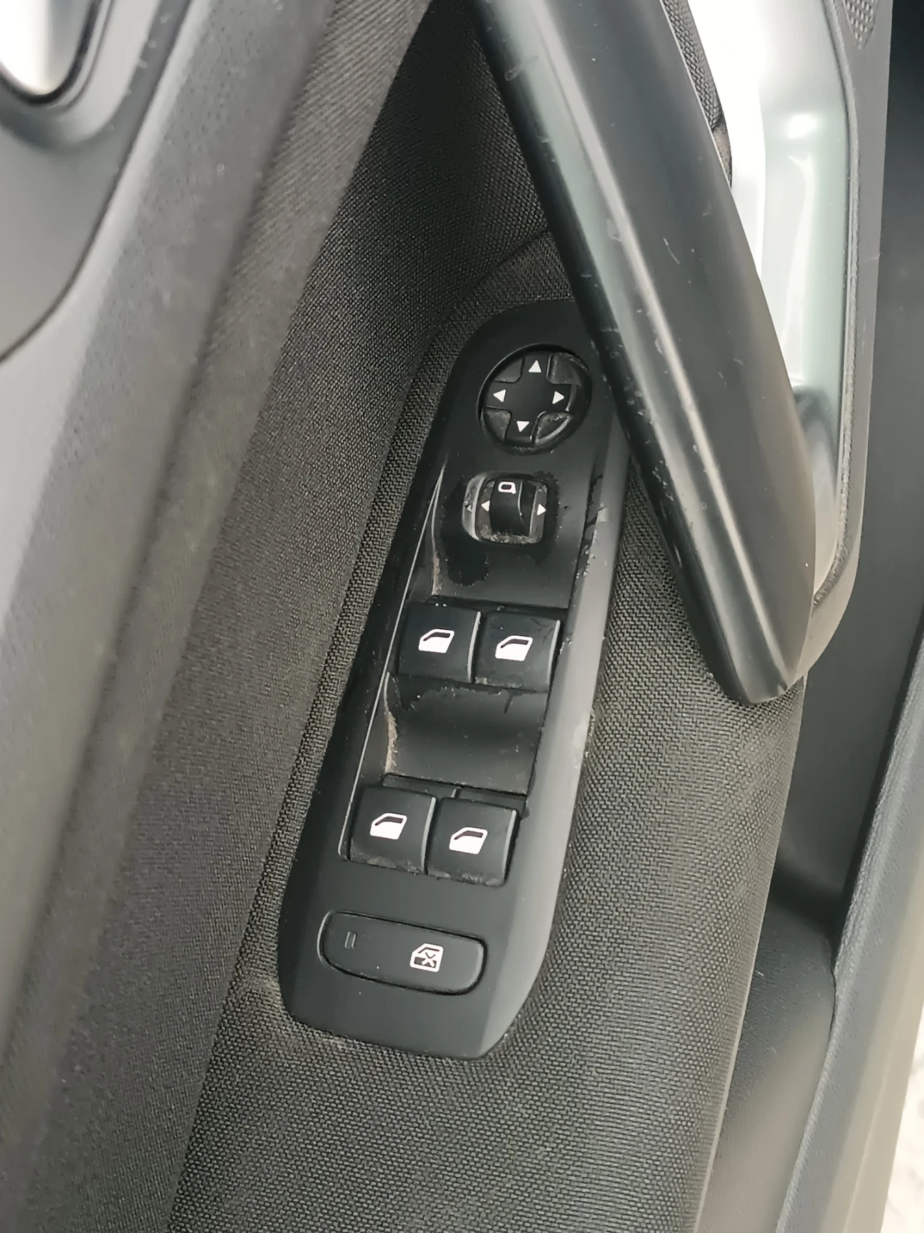 Peugeot 308 1, 6 Blue HDi, ПЕРФЕКТНО, ЛИЗИНГ , снимка 10 - Автомобили и джипове - 54360462