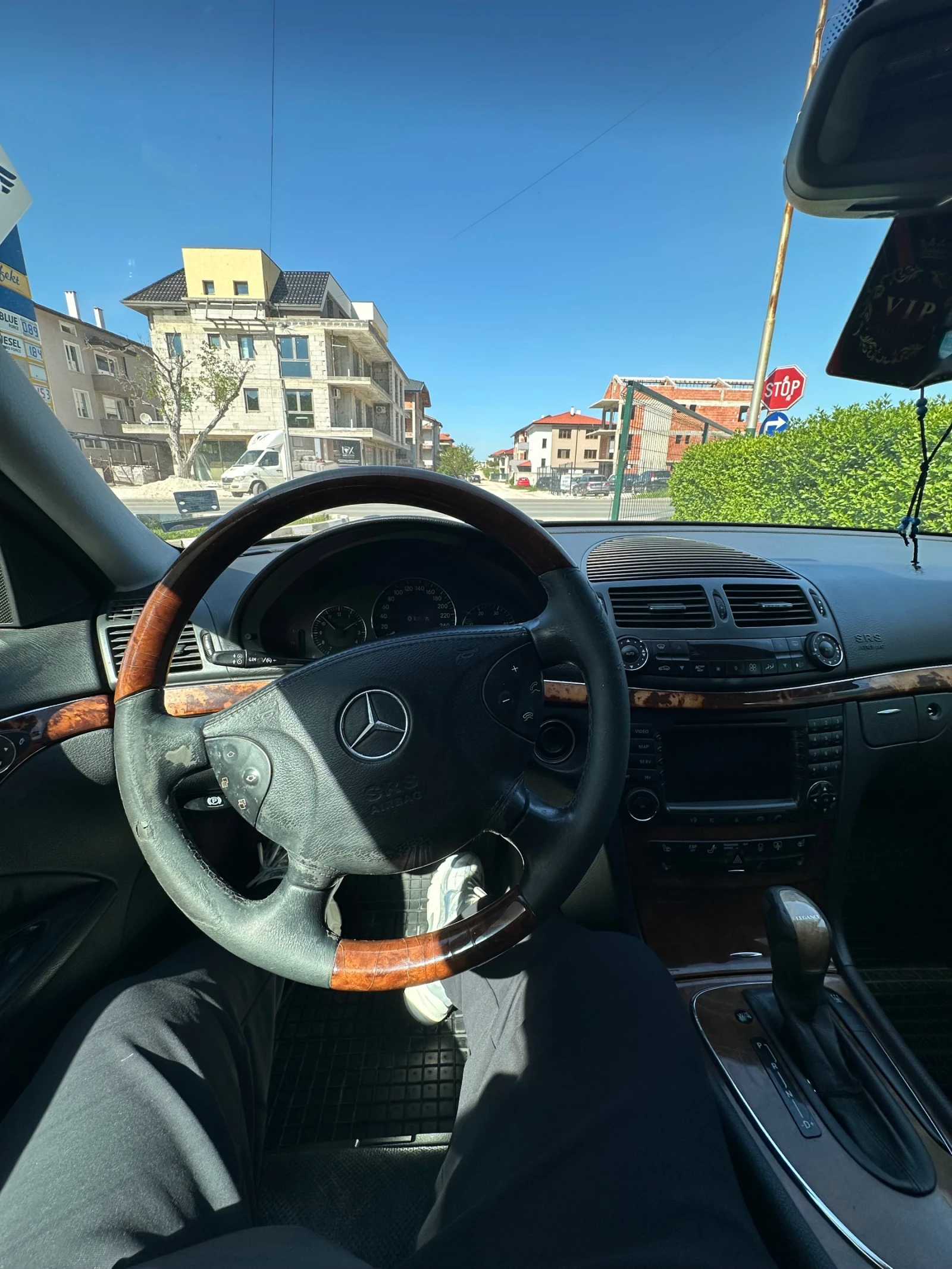 Mercedes-Benz E 320, снимка 7 - Автомобили и джипове - 54372220