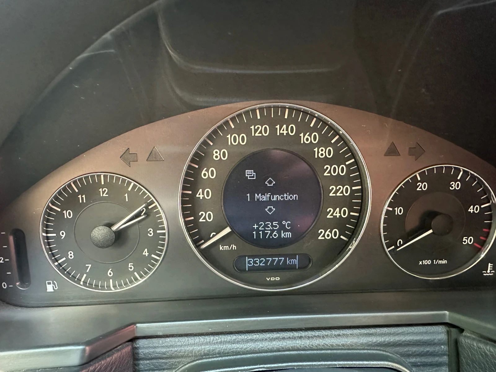 Mercedes-Benz E 320, снимка 11 - Автомобили и джипове - 54372220