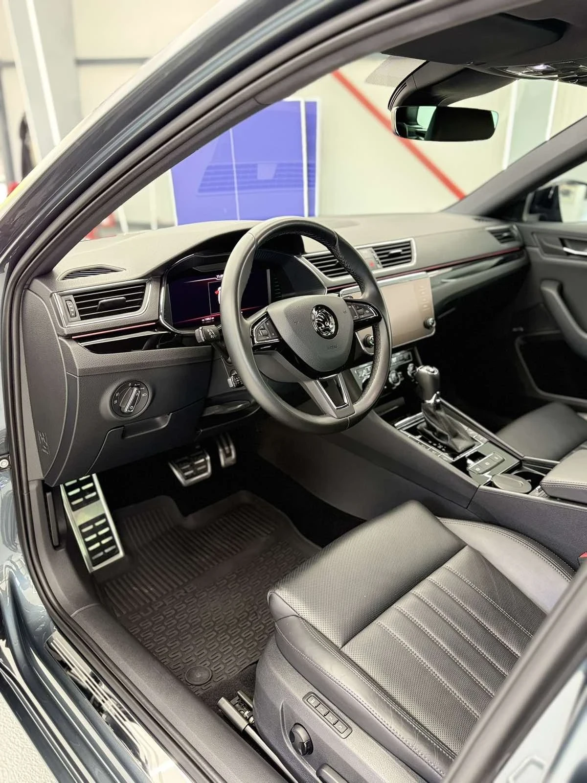 Skoda Superb, снимка 6 - Автомобили и джипове - 54554652