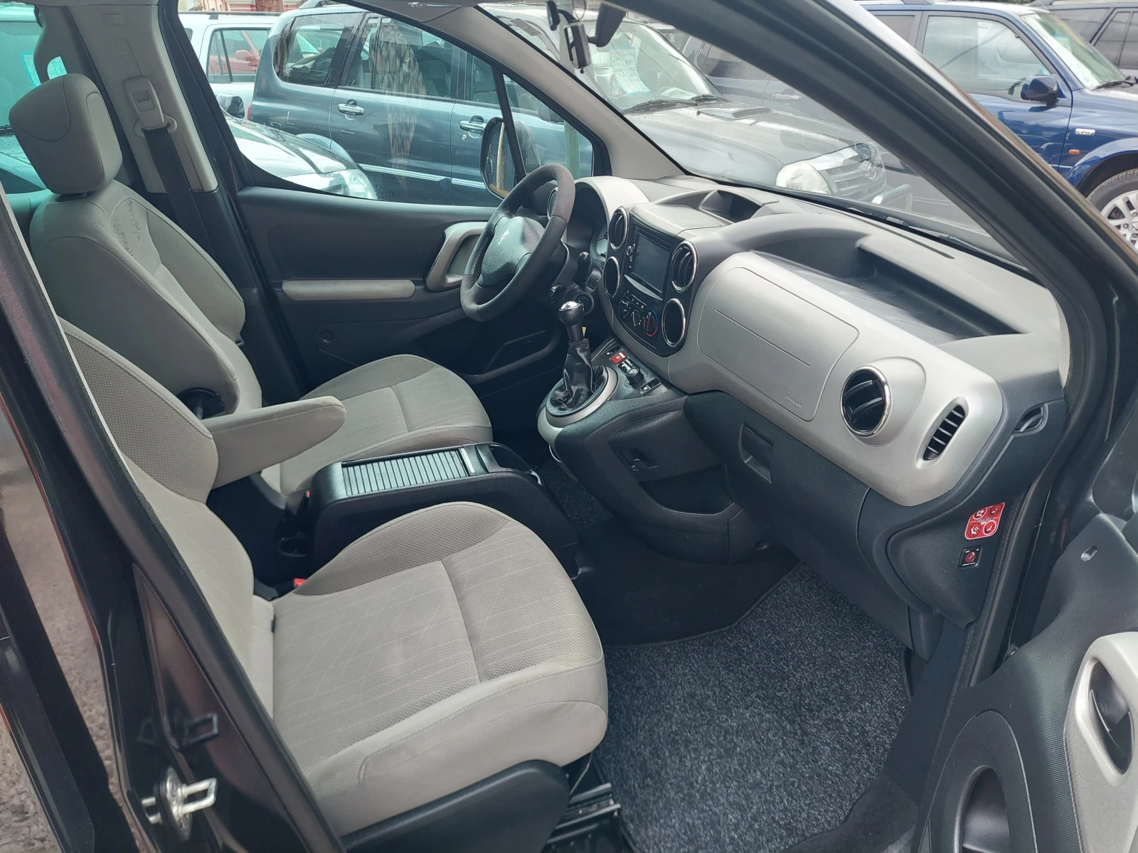 Peugeot Partner ТОП СЪСТОЯНИЕ, снимка 8 - Автомобили и джипове - 54650111
