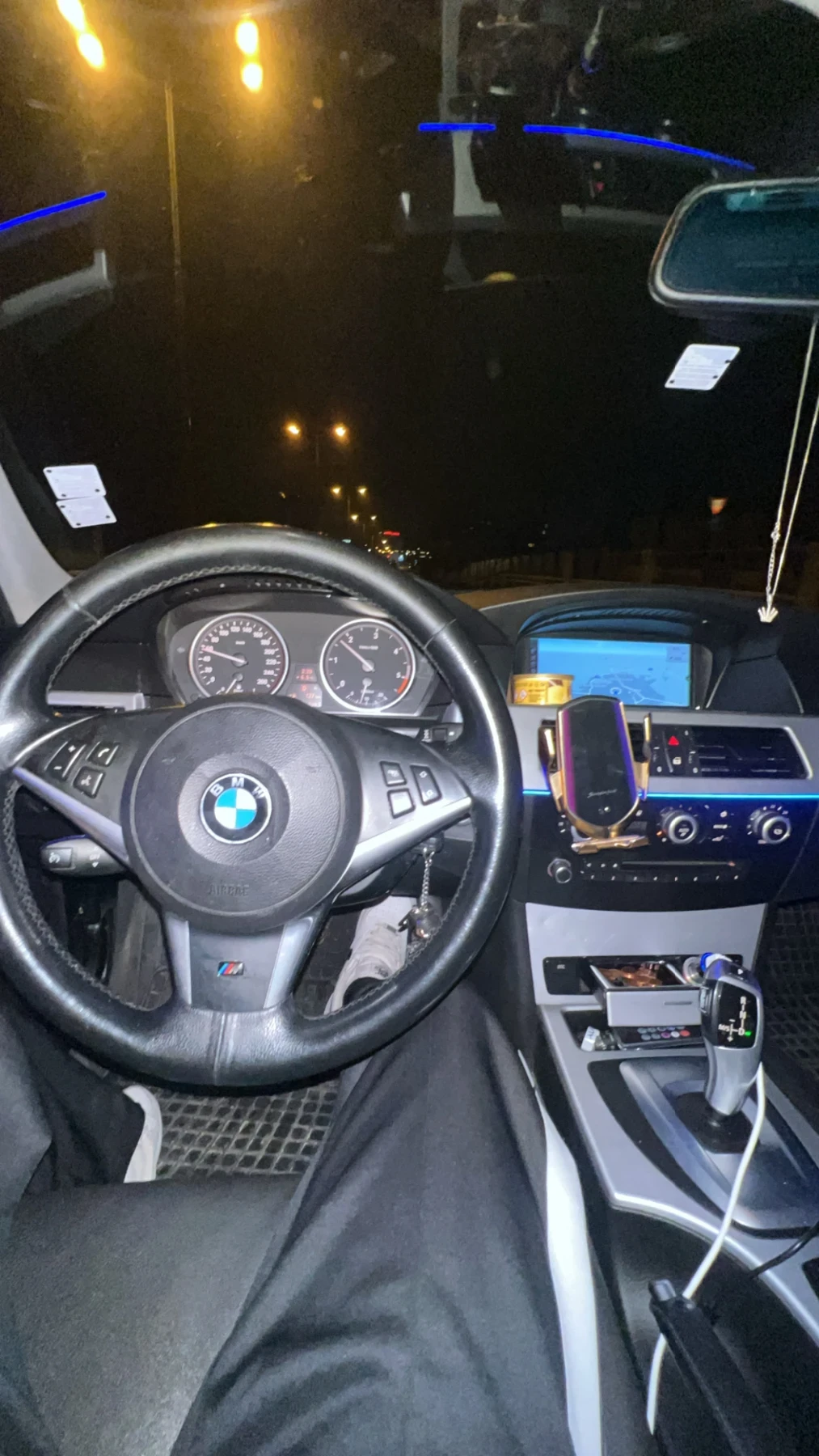 BMW 520, снимка 8 - Автомобили и джипове - 54848072