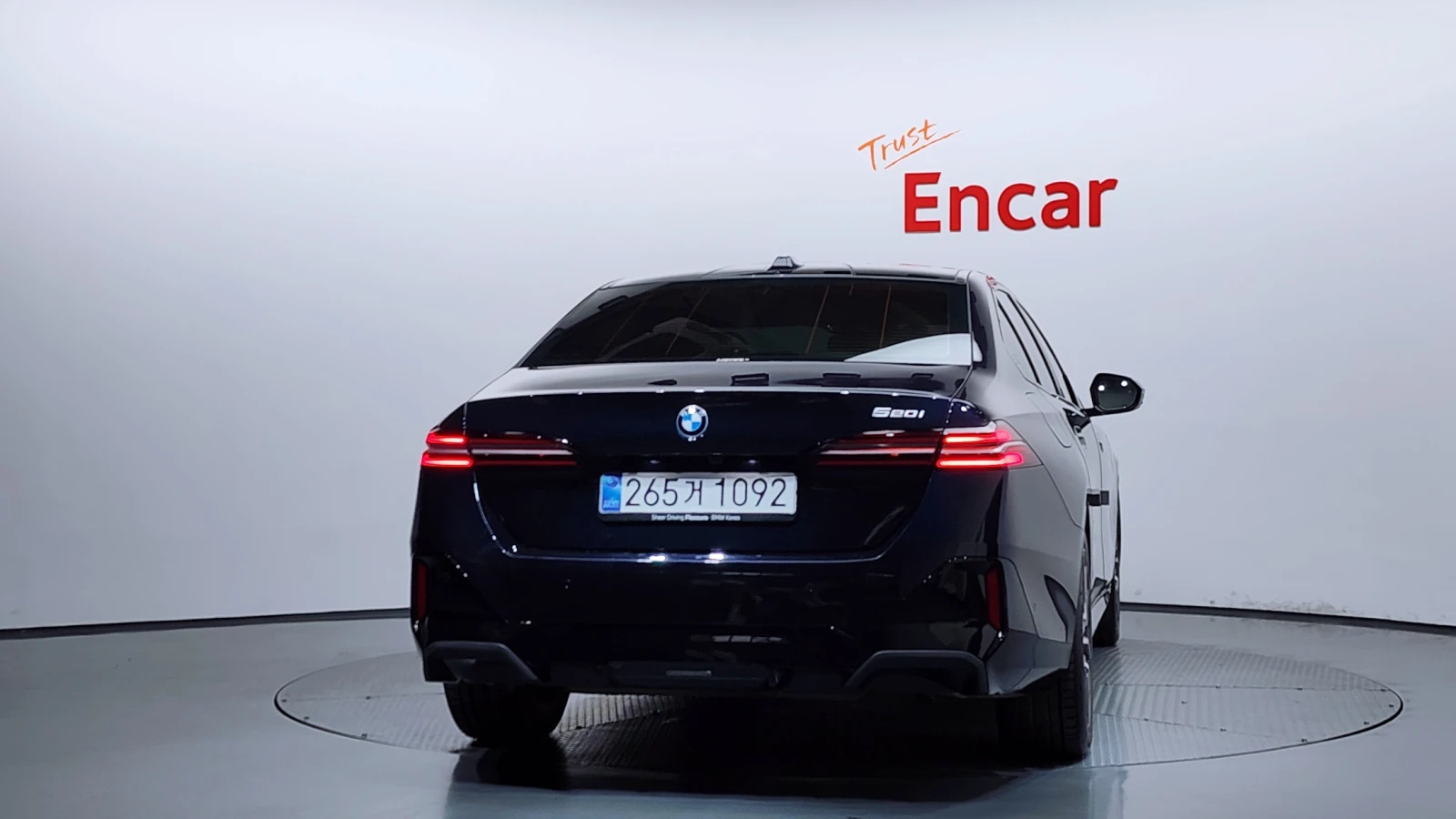 BMW 520 M SPORT* КОЖА* ПОДГРЕВИ* CARPLAY* 360 CAM, снимка 4 - Автомобили и джипове - 54982439