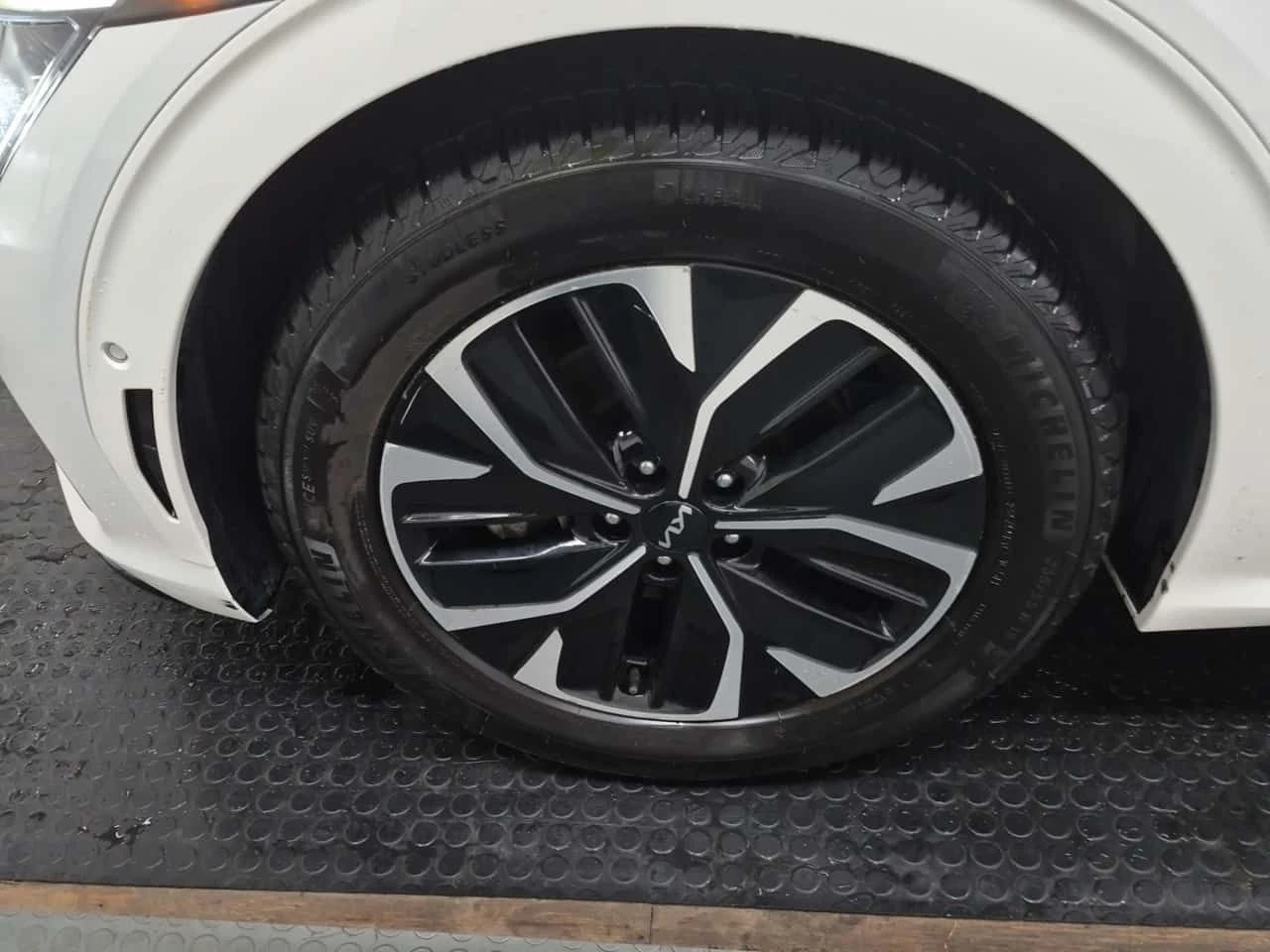 Kia EV6 LONG RANGE GT LINE 1 4D UTILIT  CARFAX, снимка 6 - Автомобили и джипове - 55011956