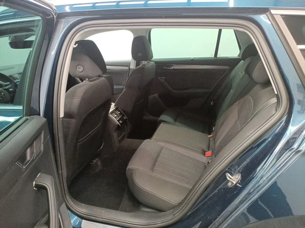 Skoda Superb 2.0tdi 150hp DSG7 дигитална, снимка 8 - Автомобили и джипове - 55569940