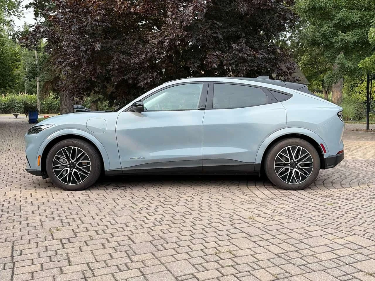Ford Mustang Mach-E * Premium * АВТОКРЕДИТ БЕЗ ПЪРВОНАЧАЛНА ВНОСКА* , снимка 2 - Автомобили и джипове - 55576193