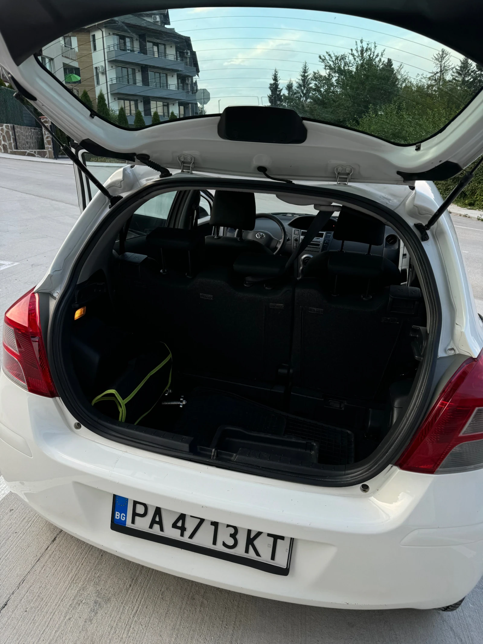 Toyota Yaris, снимка 9 - Автомобили и джипове - 55742182
