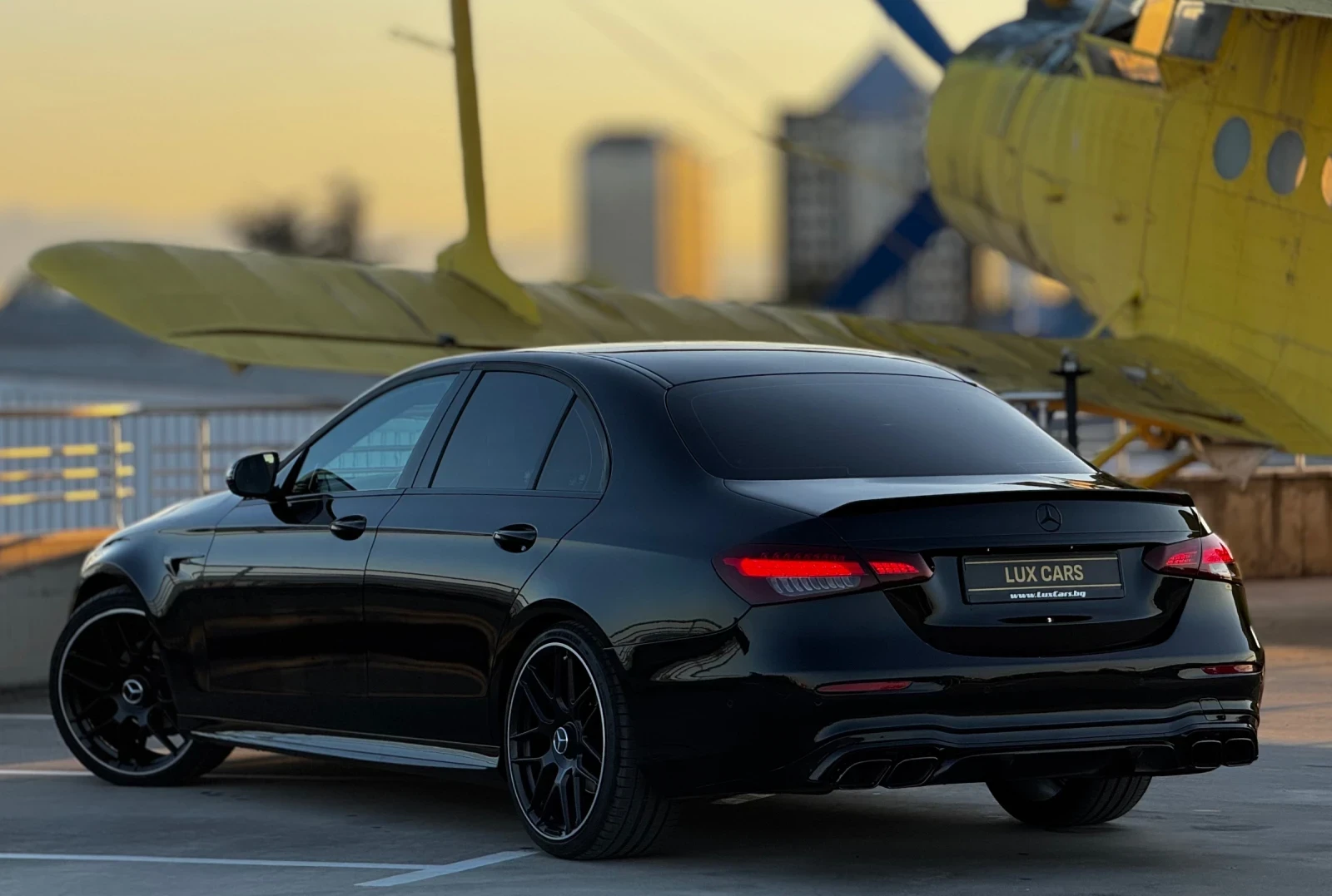 Mercedes-Benz E 220 Face 63 AMG - Ambient - Carbon - Active sound, снимка 4 - Автомобили и джипове - 55888922