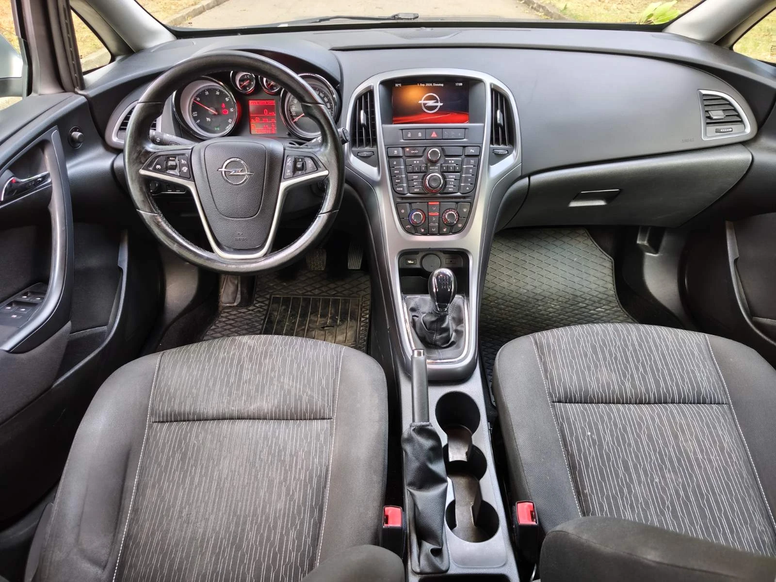 Opel Astra 1.6 CDTI 110к.с., 6 - ск, 2015г., внос от Германия, снимка 10 - Автомобили и джипове - 55904465