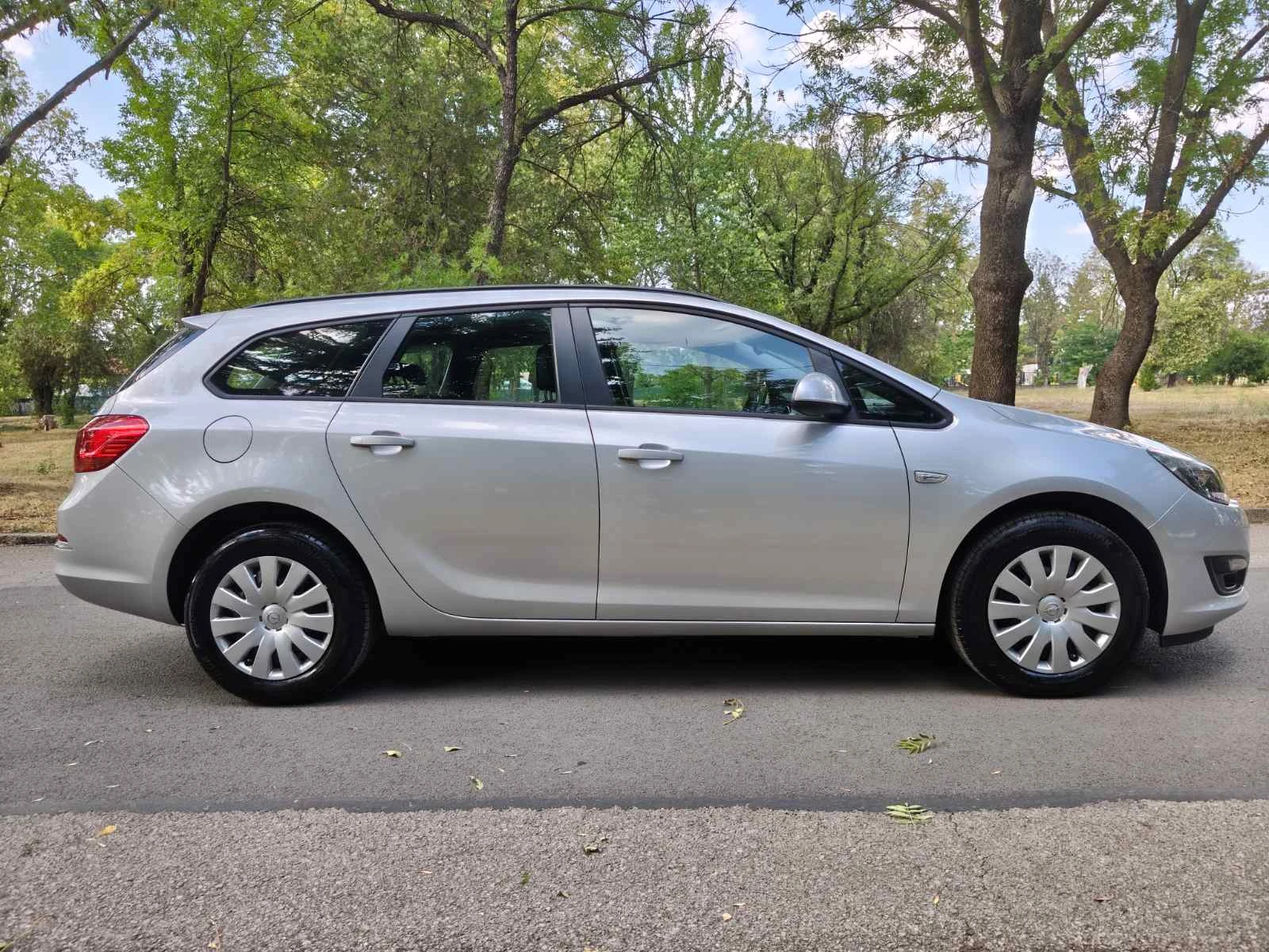 Opel Astra 1.6 CDTI 110к.с., 6 - ск, 2015г., внос от Германия, снимка 4 - Автомобили и джипове - 55904465