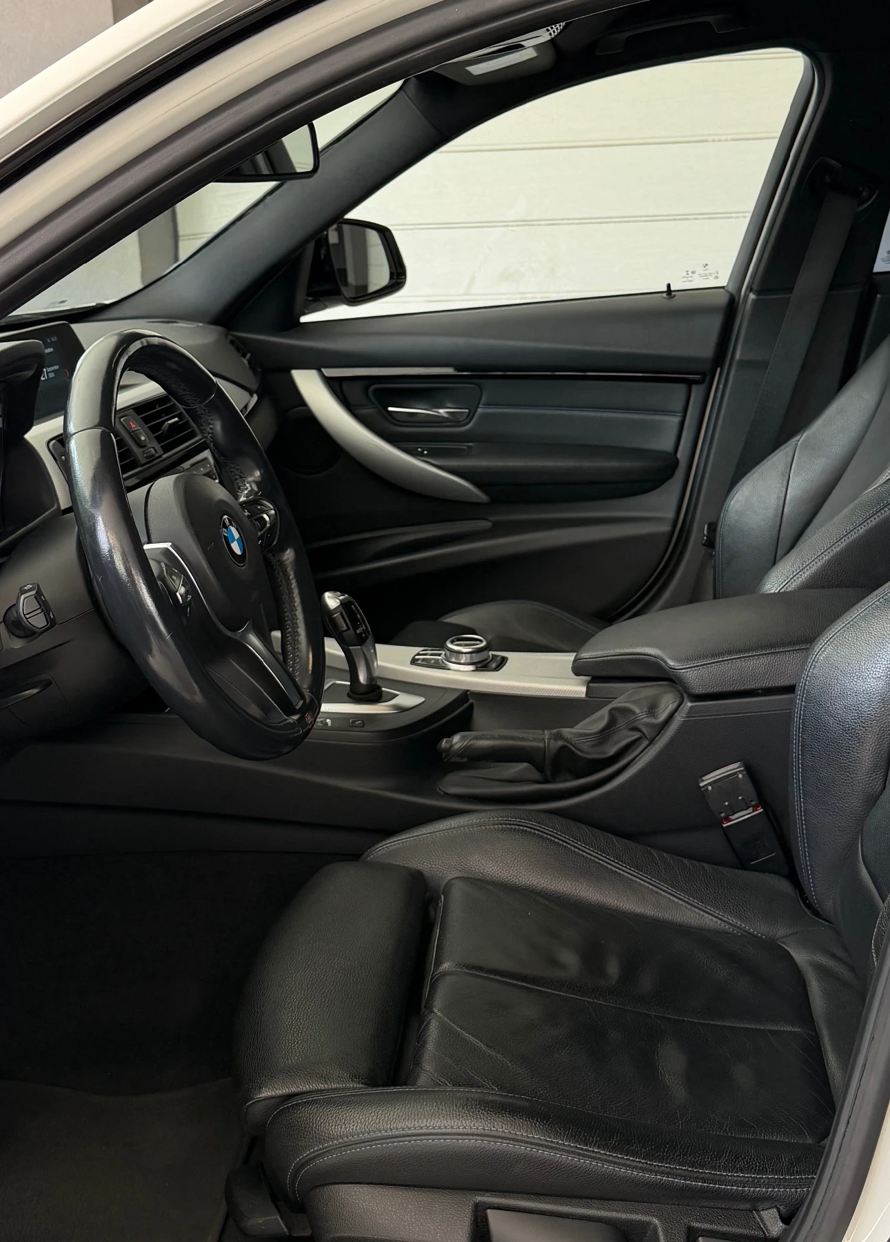 BMW 320 xDrive, снимка 10 - Автомобили и джипове - 56457765