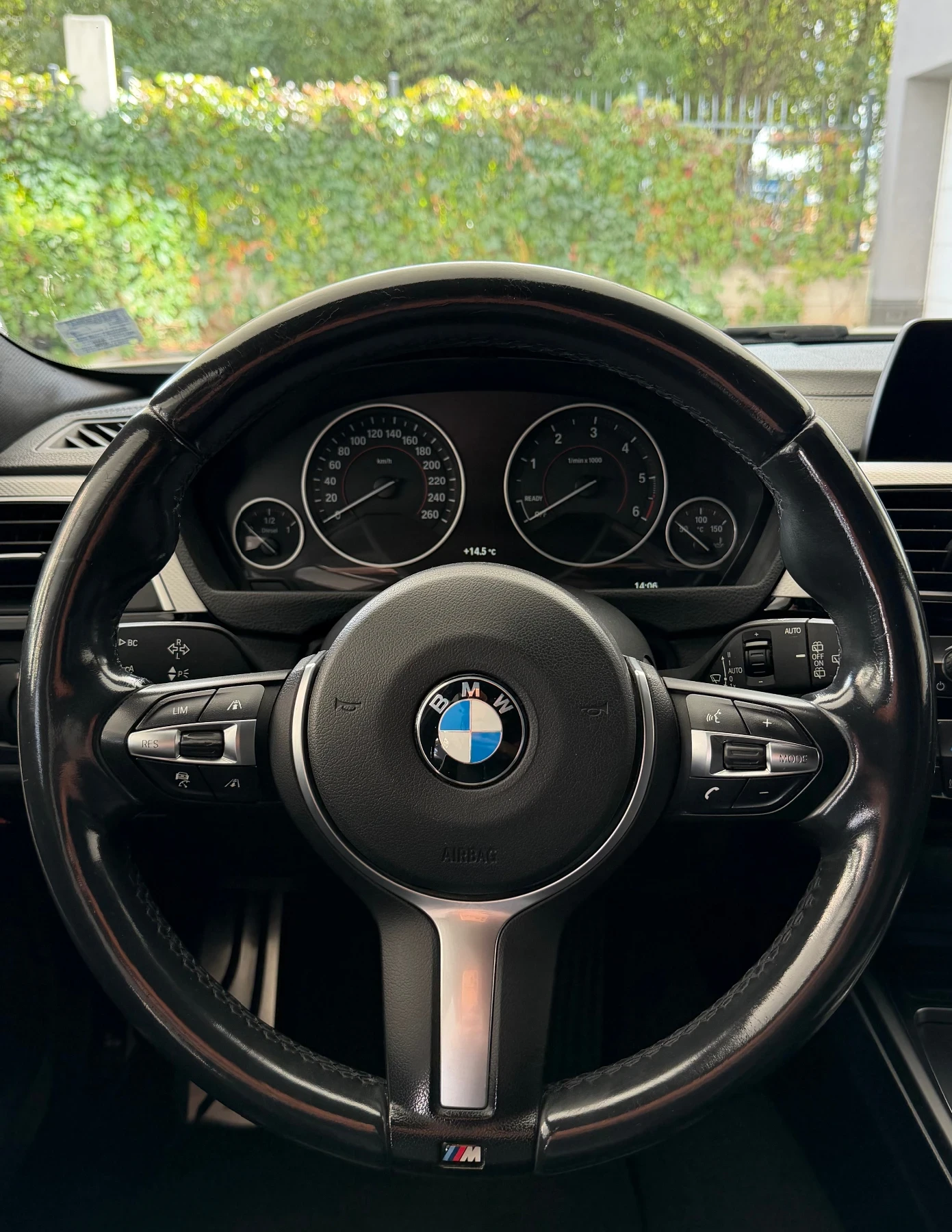BMW 320 xDrive, снимка 8 - Автомобили и джипове - 56457765