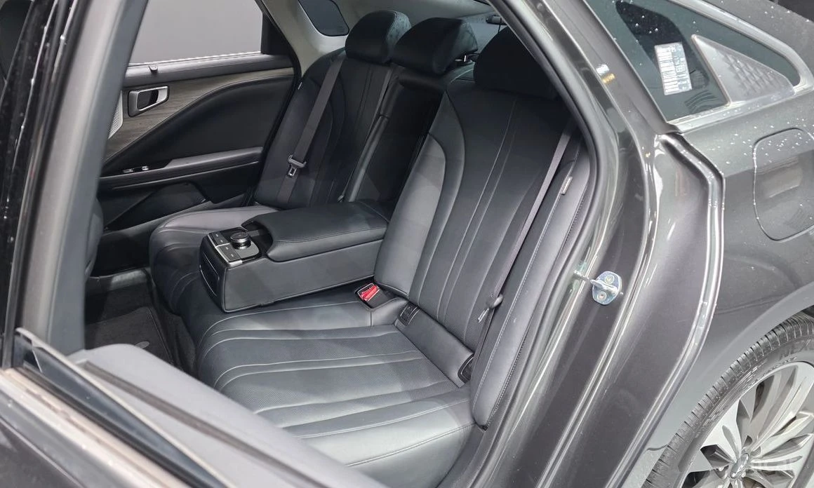 Kia K8, снимка 12 - Автомобили и джипове - 56475310